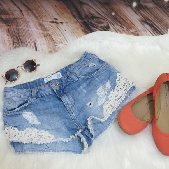 Zara Pants - Zara Size 2 jean and lace Short Shorts